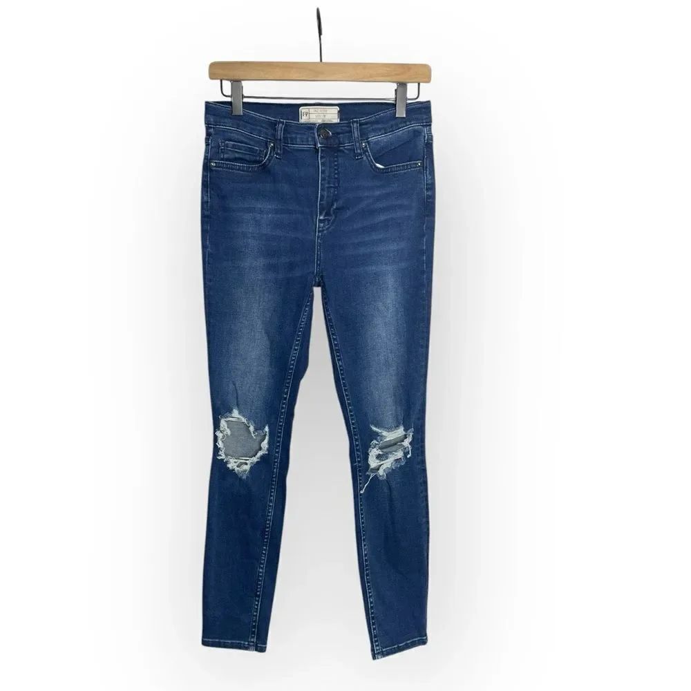Free People High Rise Distressed Skinny Jeans Size 28